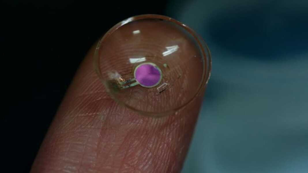 OLED contact lens