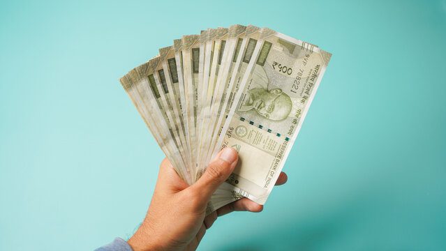 Indian Rupee Hits Historic Low of ₹90.46 Against US Dollar