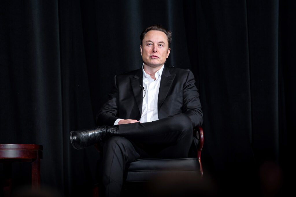 SpaceX plans secondary sale at $800 billion valuation