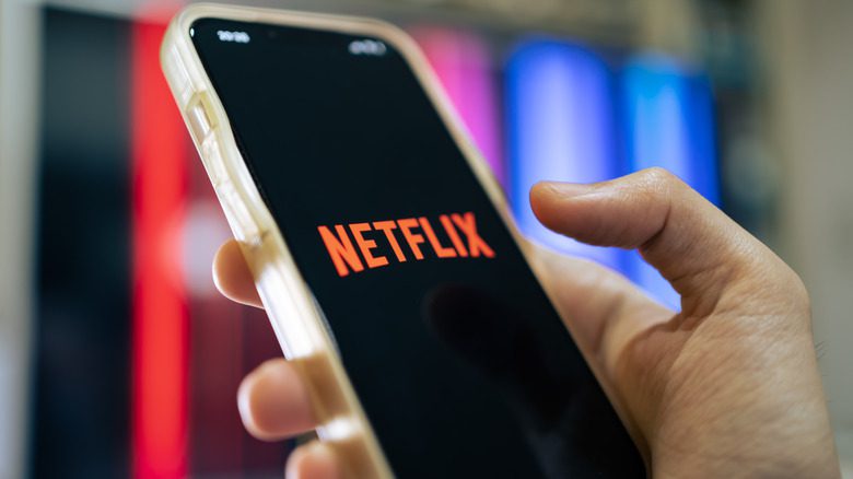 Netflix remove cast feature from smartphone