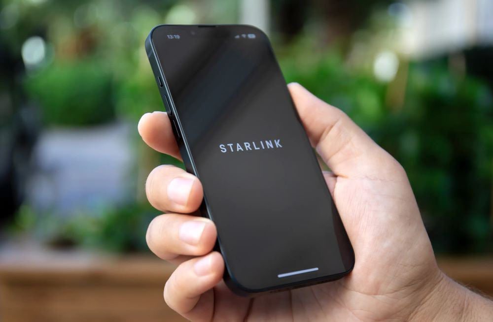 Elon Musk hints at a ‘Starlink phone’