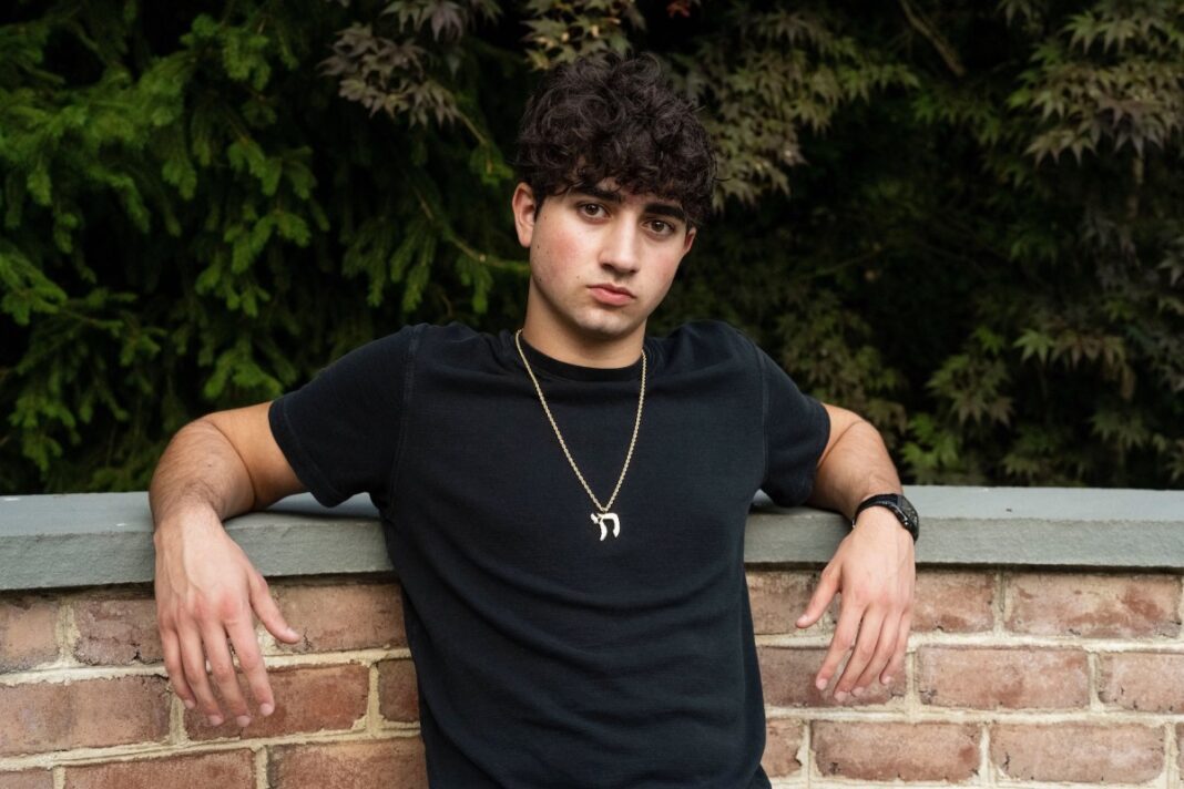 19 yr old kid sold his AI fitness app for $100 Million to myfitnesspal