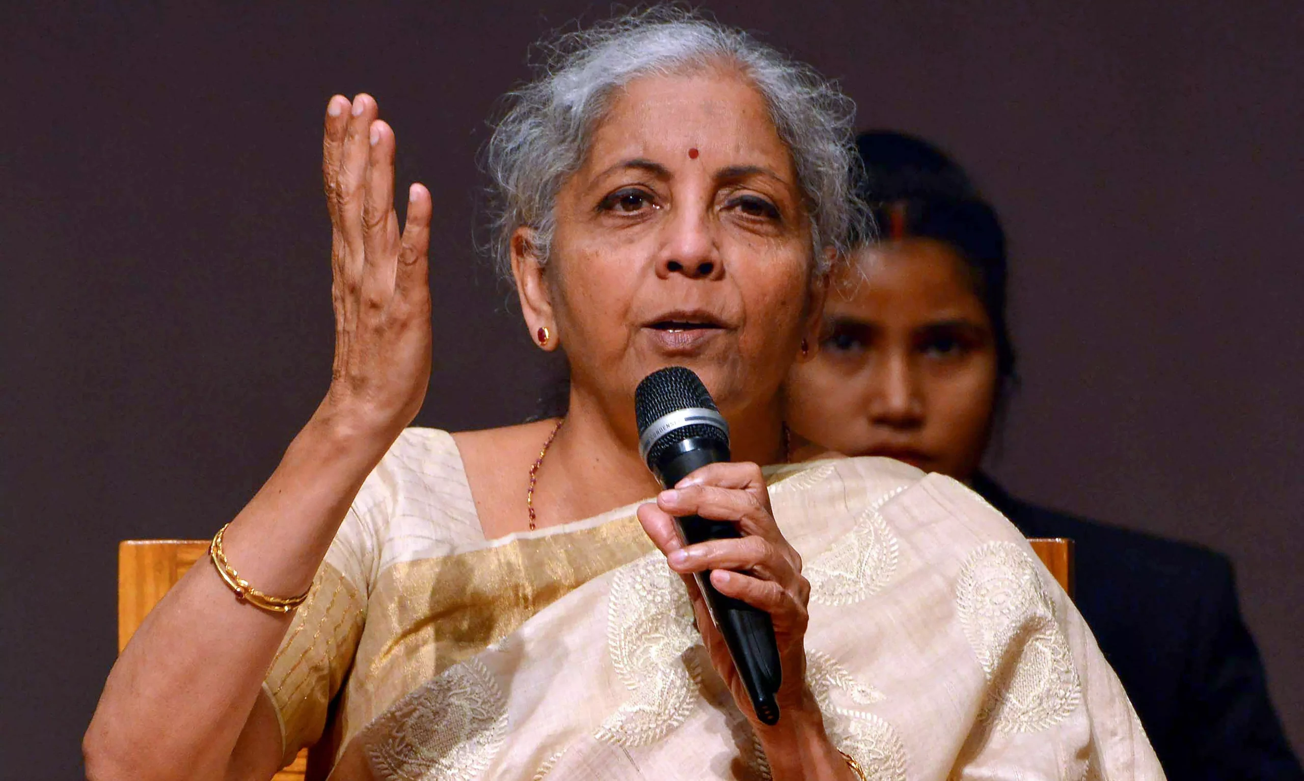 Govt plans to remove capital gains tax for FIIs in govt bonds