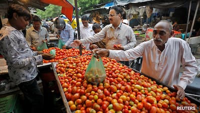 Govt plans subsidized tomato sales as prices hit ₹92/kg