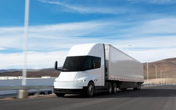 Tesla Semi crash: first fatal case raises hard questions