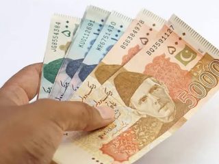 Pakistan current account deficit returns in FY26